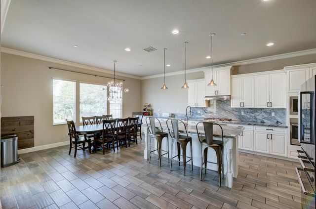 3211 Salem Avenue, Clovis, CA 93619