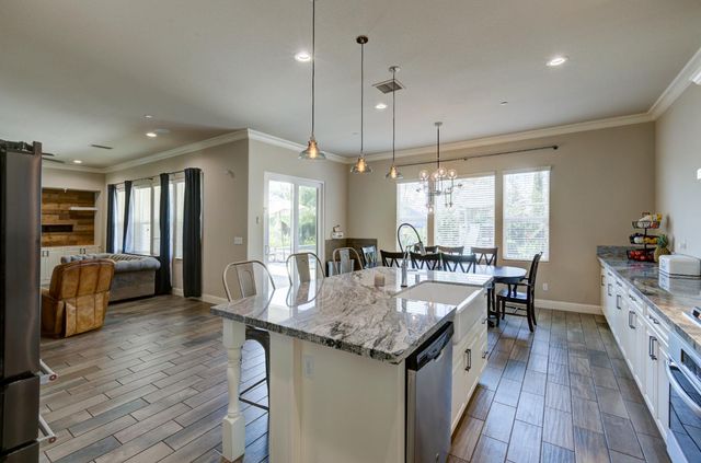 3211 Salem Avenue, Clovis, CA 93619