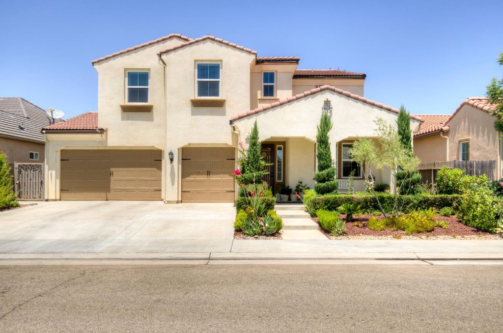 3211 Salem Avenue, Clovis, CA 93619