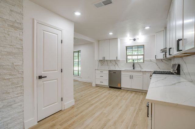 2601 Briarwood Drive, Plano, TX 75074