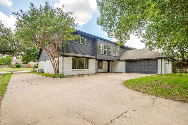 2601 Briarwood Drive, Plano, TX 75074