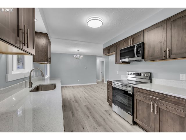 2990 CHESTER Ave, Salem, OR 97301