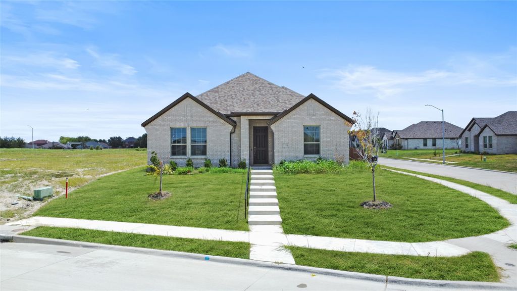 1504 Pegasus Drive, Lancaster, TX 75134