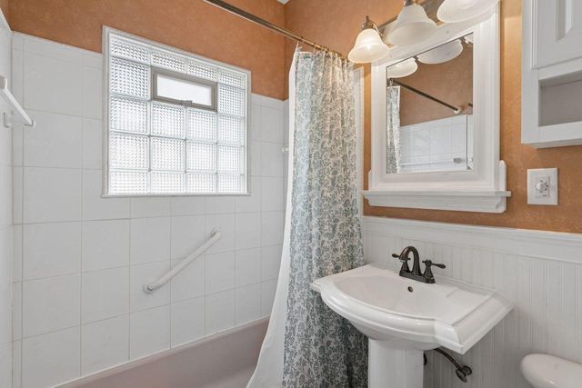 4725 37th Avenue S, Minneapolis, MN 55406