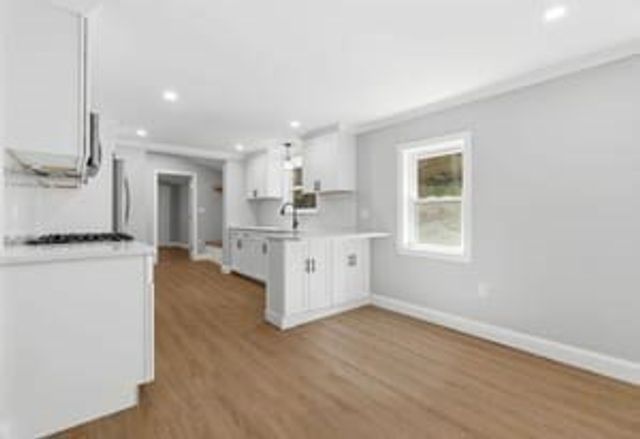 9 Walden Pond Ave, Saugus, MA 01906
