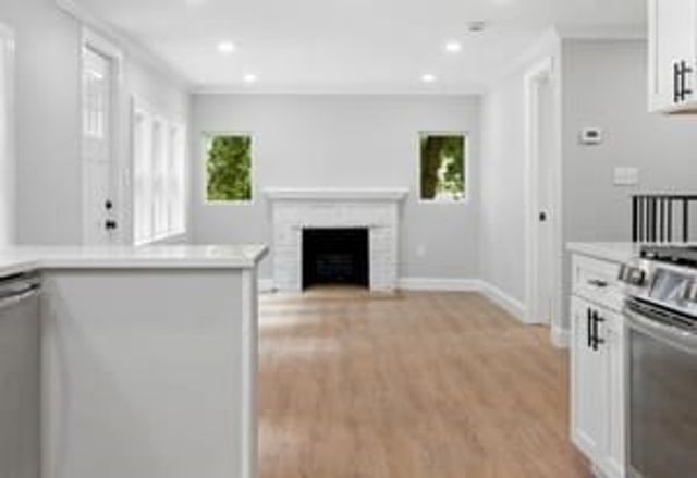 9 Walden Pond Ave, Saugus, MA 01906