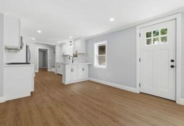 9 Walden Pond Ave, Saugus, MA 01906