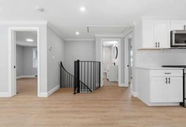 9 Walden Pond Ave, Saugus, MA 01906
