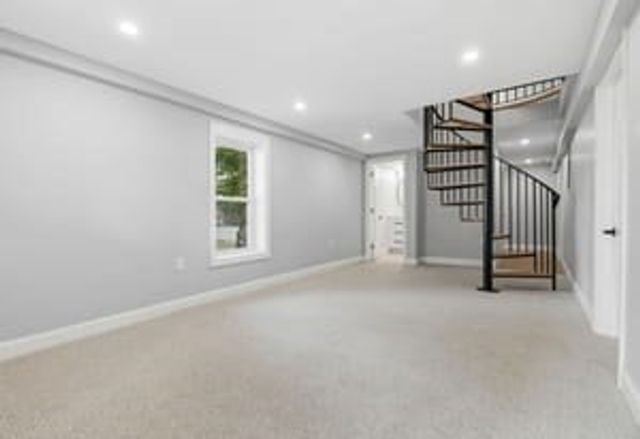 9 Walden Pond Ave, Saugus, MA 01906