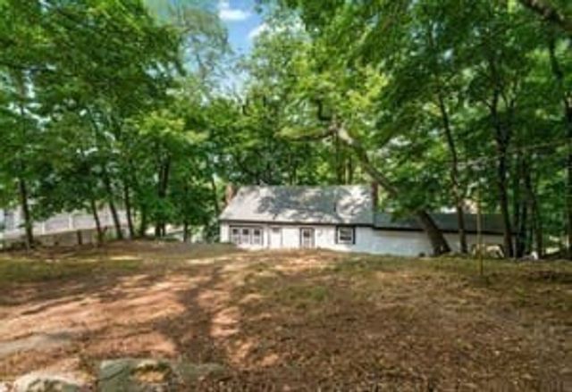9 Walden Pond Ave, Saugus, MA 01906