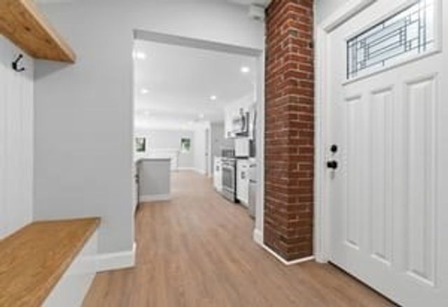 9 Walden Pond Ave, Saugus, MA 01906