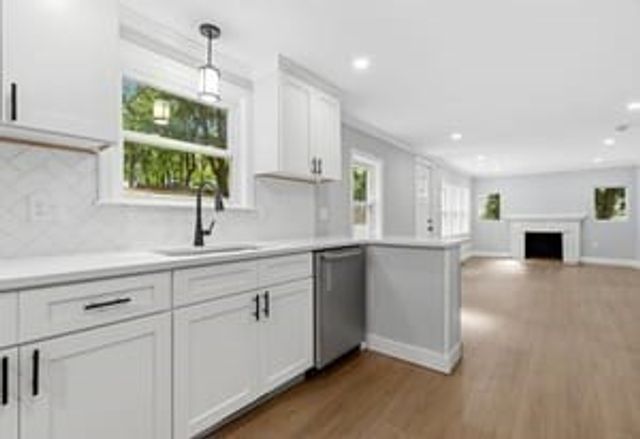 9 Walden Pond Ave, Saugus, MA 01906