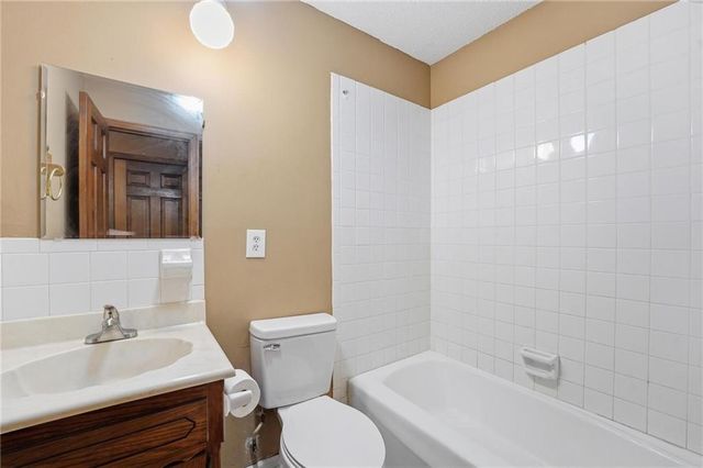 7816 Orville Avenue, Kansas City, KS 66112