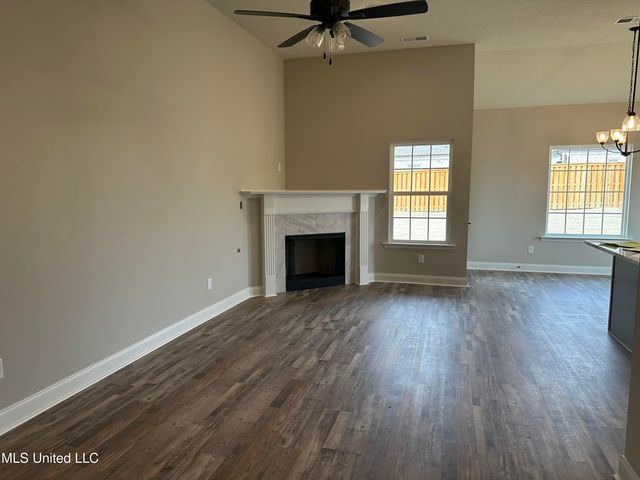 274 Country Garden Drive, Southaven, MS 38671