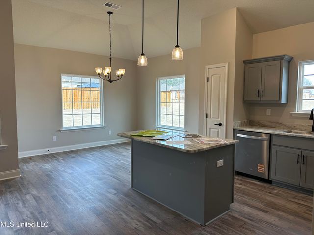 274 Country Garden Drive, Southaven, MS 38671