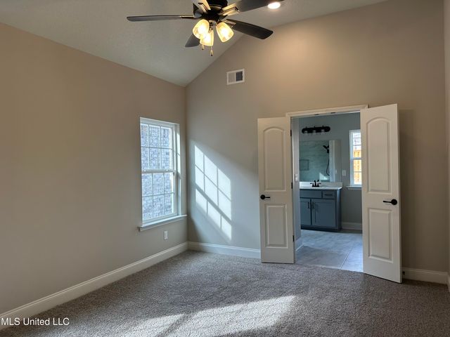 274 Country Garden Drive, Southaven, MS 38671