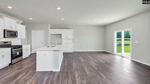 585 Edgetree Drive, Hopkins, SC 29061