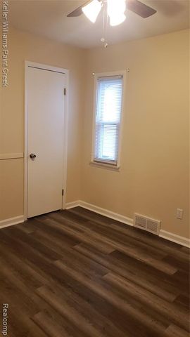 138 W Strathmore Avenue, Pontiac, MI 48340