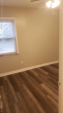 138 W Strathmore Avenue, Pontiac, MI 48340