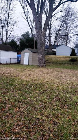 138 W Strathmore Avenue, Pontiac, MI 48340