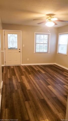 138 W Strathmore Avenue, Pontiac, MI 48340