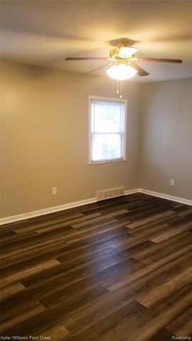 138 W Strathmore Avenue, Pontiac, MI 48340