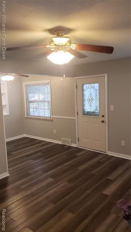 138 W Strathmore Avenue, Pontiac, MI 48340