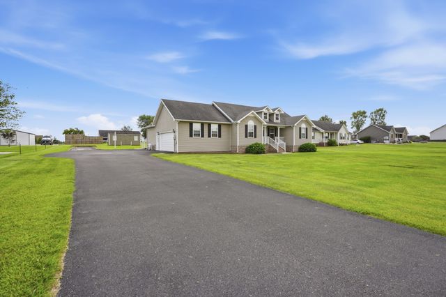 262 Green Grass Way, Manchester, TN 37355