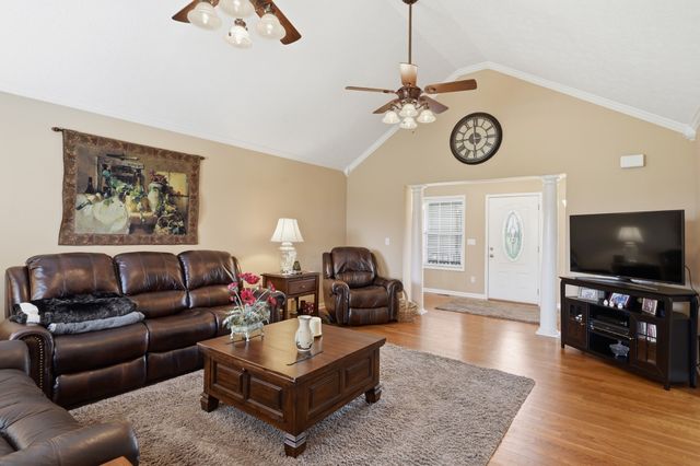 262 Green Grass Way, Manchester, TN 37355