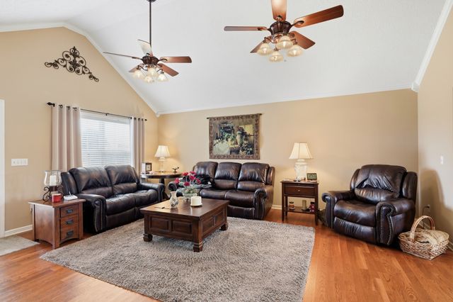 262 Green Grass Way, Manchester, TN 37355