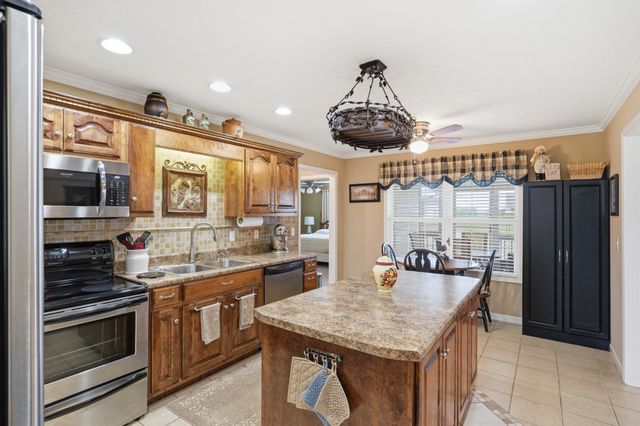 262 Green Grass Way, Manchester, TN 37355