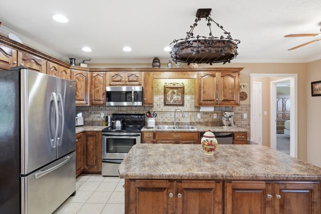 262 Green Grass Way, Manchester, TN 37355
