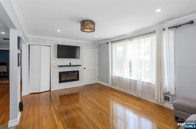 409 Farnham Avenue, Lodi, NJ 07644