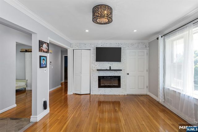 409 Farnham Avenue, Lodi, NJ 07644