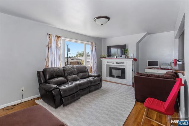 409 Farnham Avenue, Lodi, NJ 07644