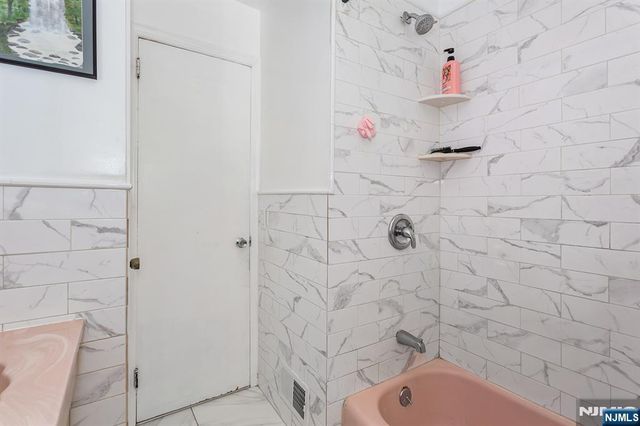 409 Farnham Avenue, Lodi, NJ 07644