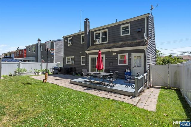 409 Farnham Avenue, Lodi, NJ 07644