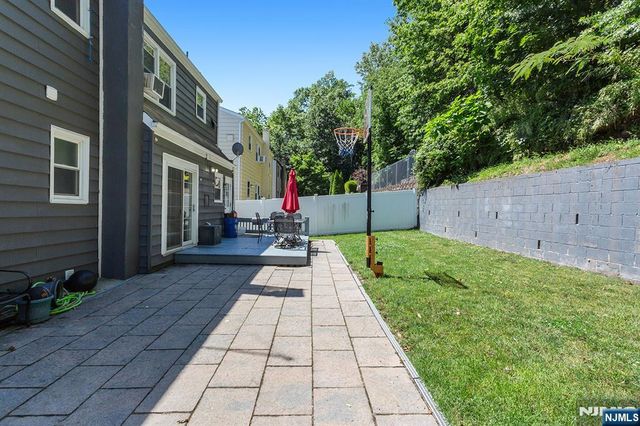 409 Farnham Avenue, Lodi, NJ 07644