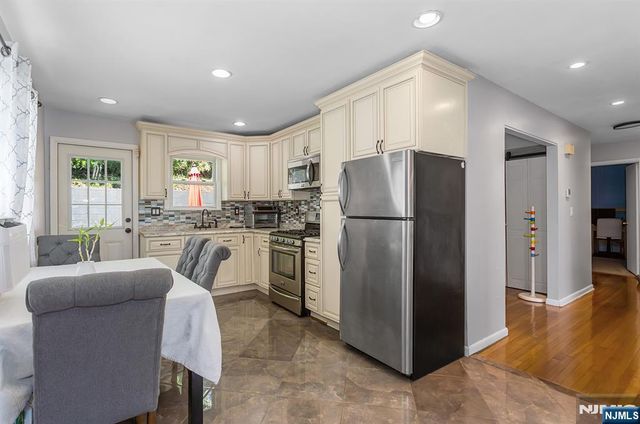 409 Farnham Avenue, Lodi, NJ 07644