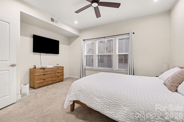 6111 Station Crossing Avenue, Charlotte, NC 28217