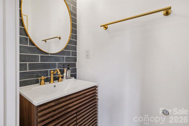 6111 Station Crossing Avenue, Charlotte, NC 28217