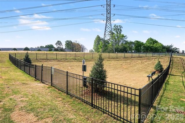 6111 Station Crossing Avenue, Charlotte, NC 28217