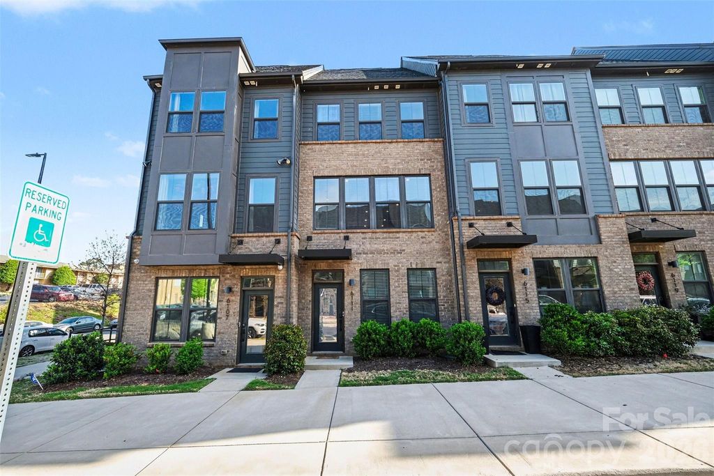 6111 Station Crossing Avenue, Charlotte, NC 28217