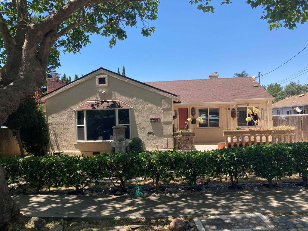 22007 Orange Ave, Castro Valley, CA 94546