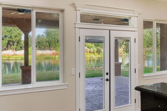 22890 Blue Jay Lane, Anderson, CA 96007