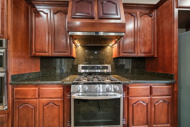 22890 Blue Jay Lane, Anderson, CA 96007