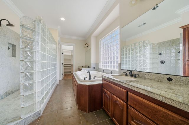 22890 Blue Jay Lane, Anderson, CA 96007