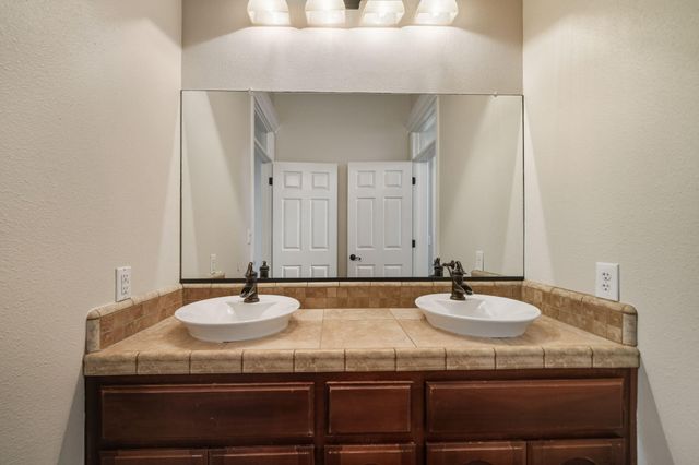 22890 Blue Jay Lane, Anderson, CA 96007