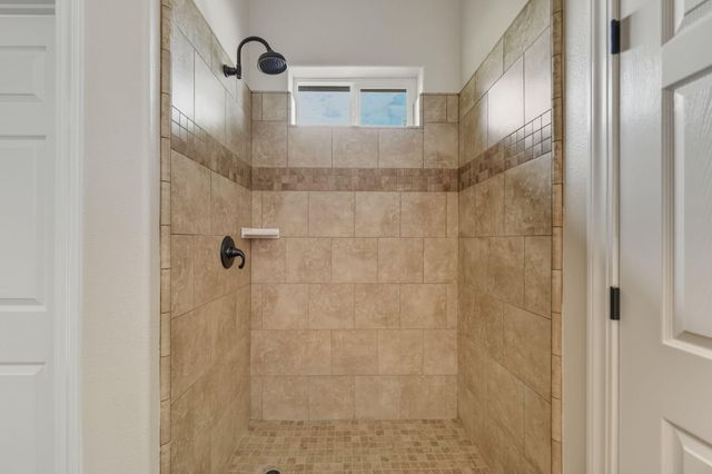 22890 Blue Jay Lane, Anderson, CA 96007