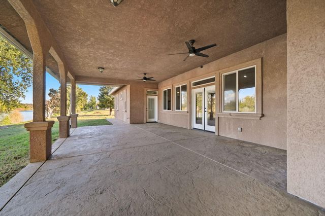 22890 Blue Jay Lane, Anderson, CA 96007